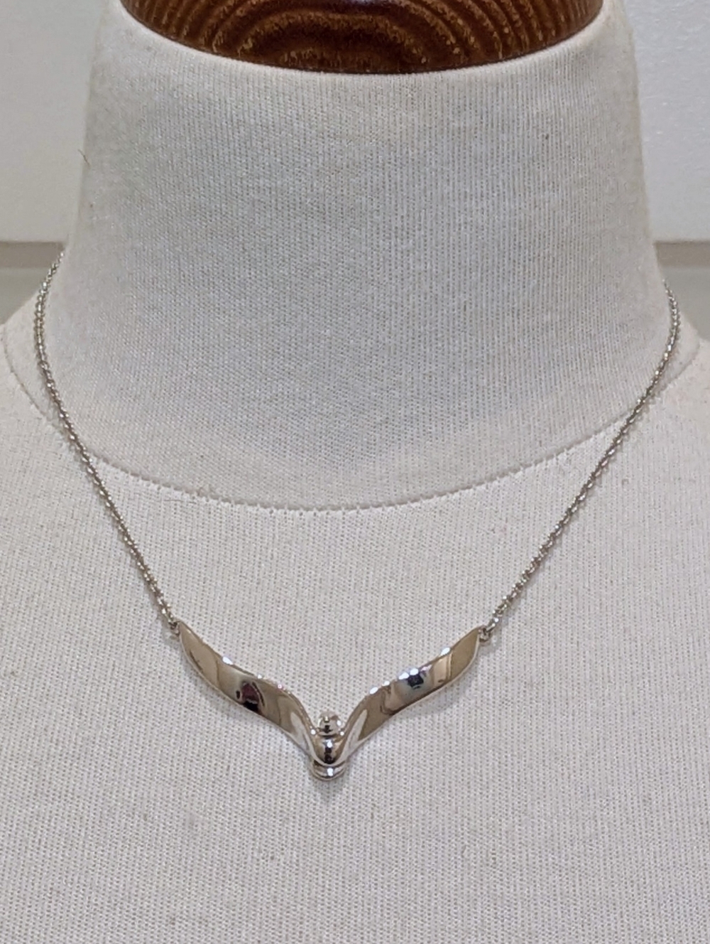 EUC 70s Sarah Coventry 15" Vintage Signed Silvertone Soaring Bird Necklace